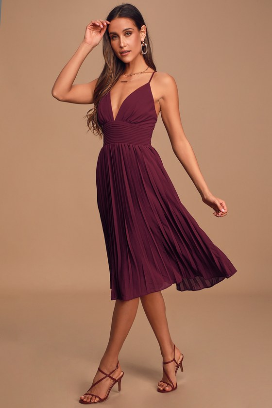 burgundy pleated dress