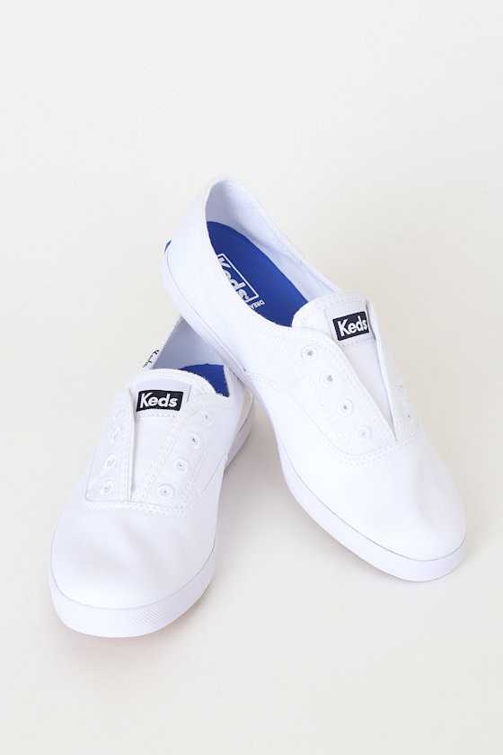 Chillax White Canvas Slip-On Sneakers 2