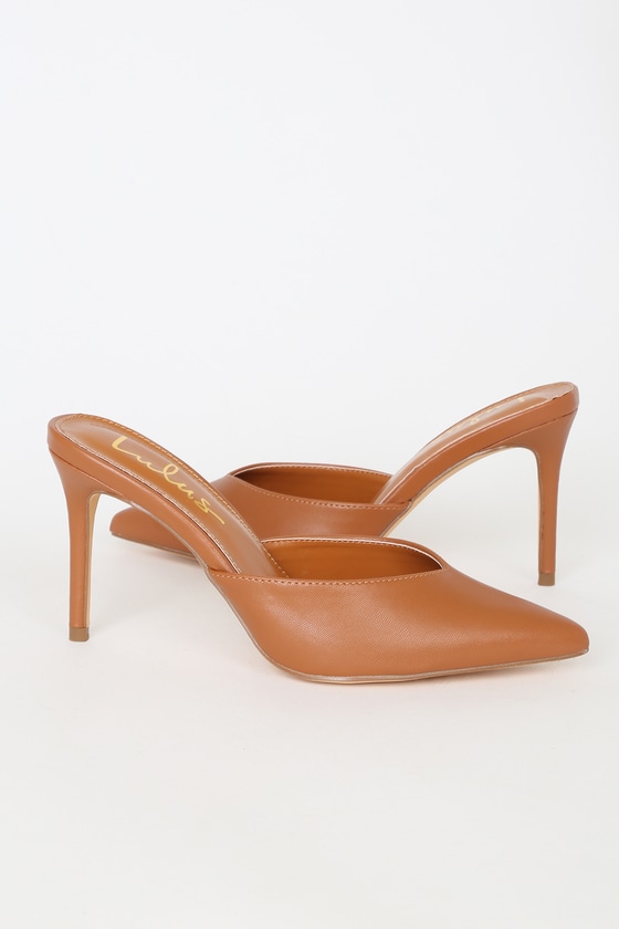 nude pointed mule