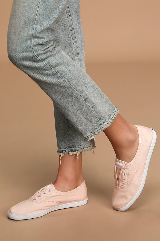 Chillax Light Pink Canvas Slip-On Sneakers 2