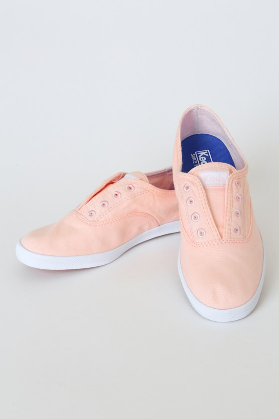 Chillax Light Pink Canvas Slip-On Sneakers 2