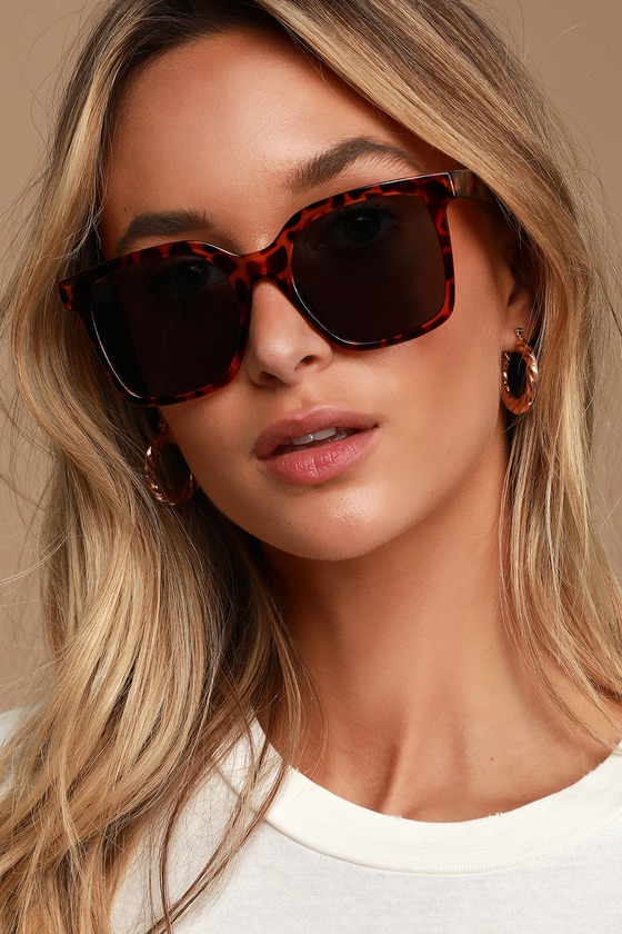 Tortoise square sales sunglasses