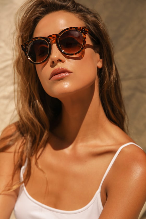 Sun and Fun Gold and Tortoise Round Sunglasses 1