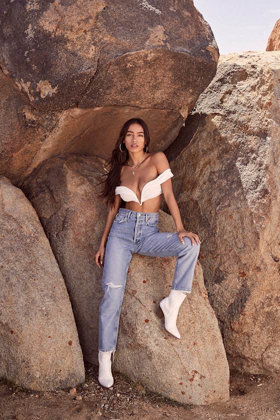 90s Mid Rise Light Wash Loose Fit Distressed Jeans 2