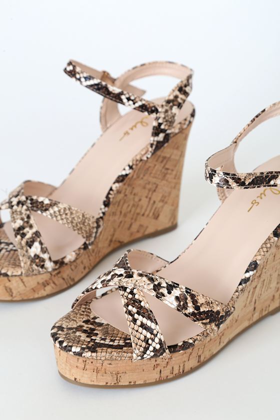DW 2855_Nixie: TAN SNAKE 3