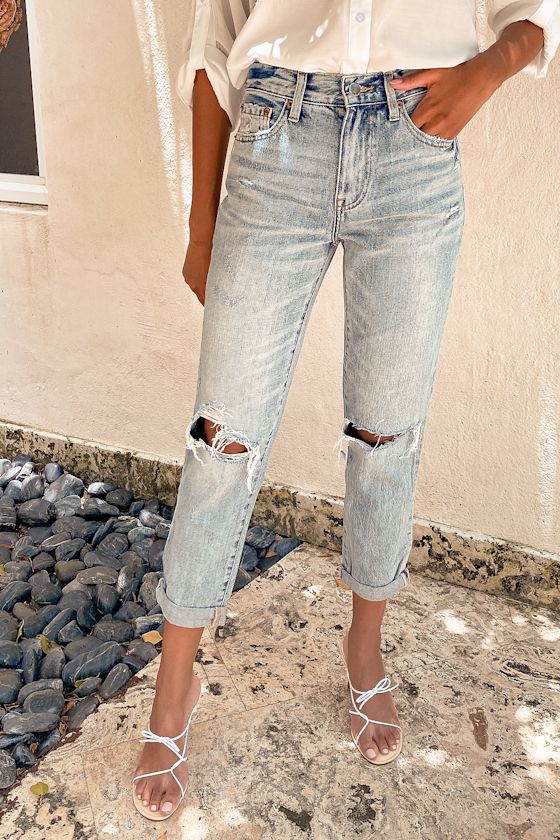Presley '90s Roller Medium Wash High-Rise Distressed Jeans 7