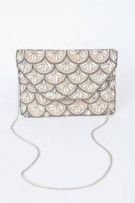Sitting on the Shore Tan Beaded Shell Clutch