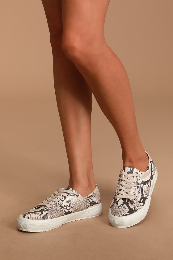 sneakers snake print