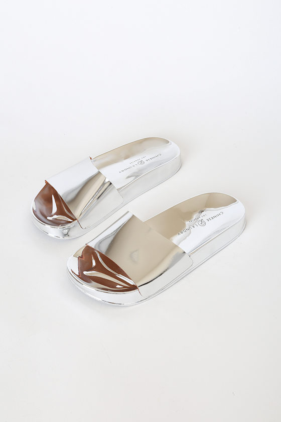chinese laundry flip flops
