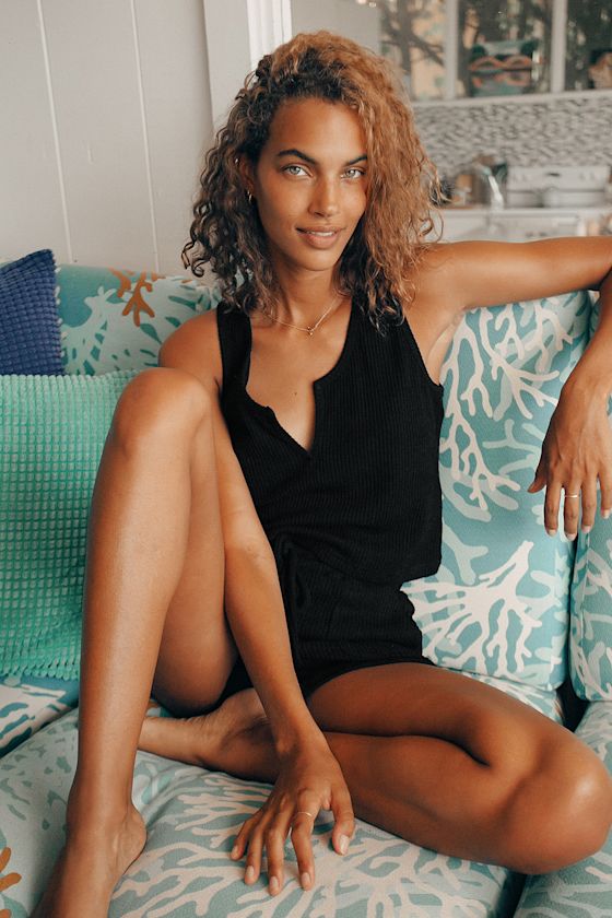 Living Leisurely Black Ribbed Knit Cropped Tank Top 4