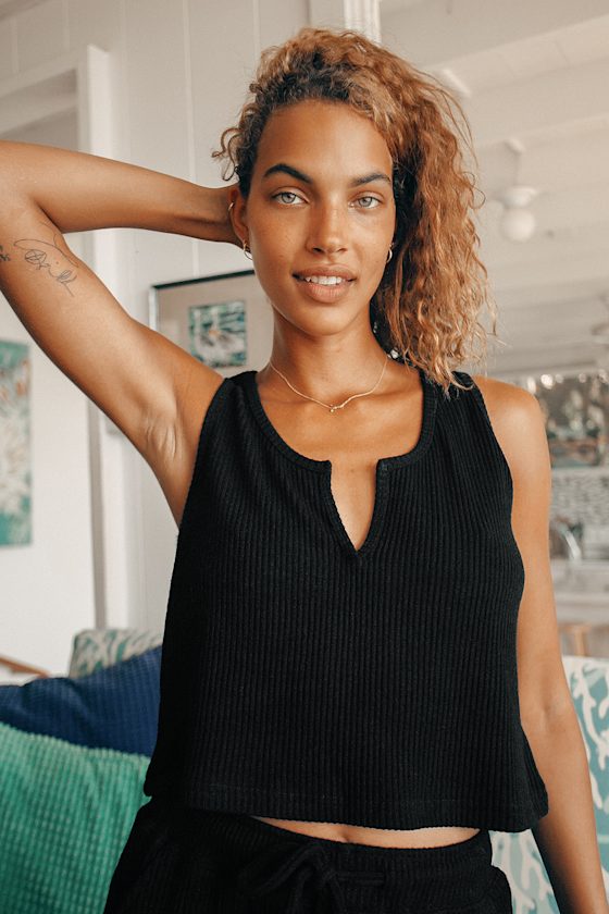 Living Leisurely Black Ribbed Knit Cropped Tank Top 5