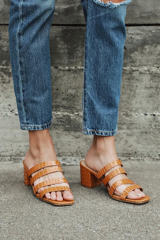 strappy summer shoes