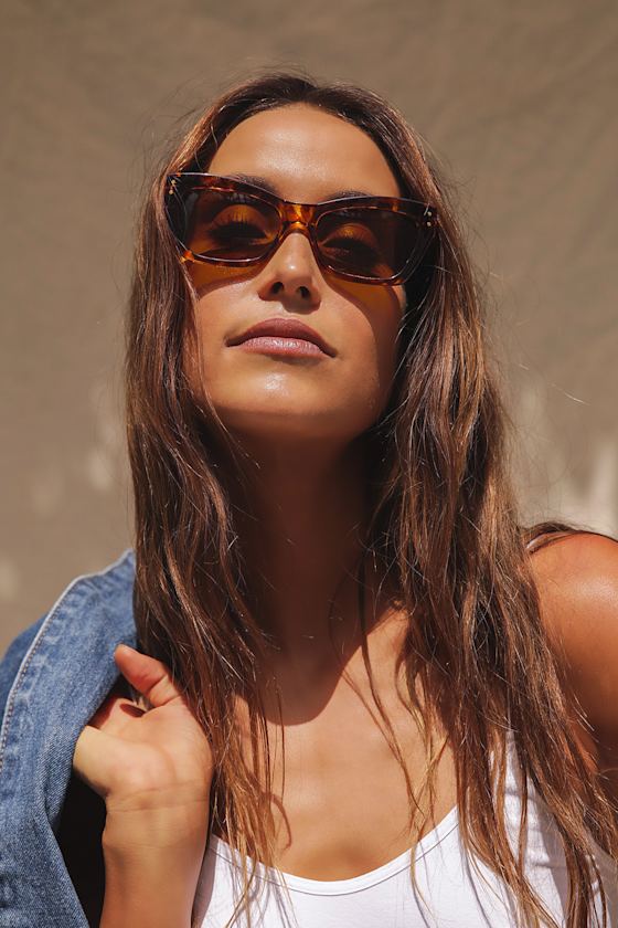 Brown Tortoise Sunglasses - Flared Sunnies - Cat-Eye Sunglasses - Lulus