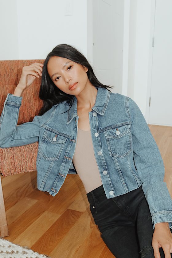 Mikky Light Wash Cropped Denim Jacket 8