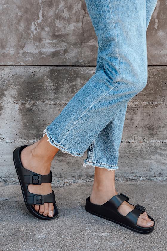 Most Comfortable Slides To Wear At Home, To The Pool, And Beyond Condé