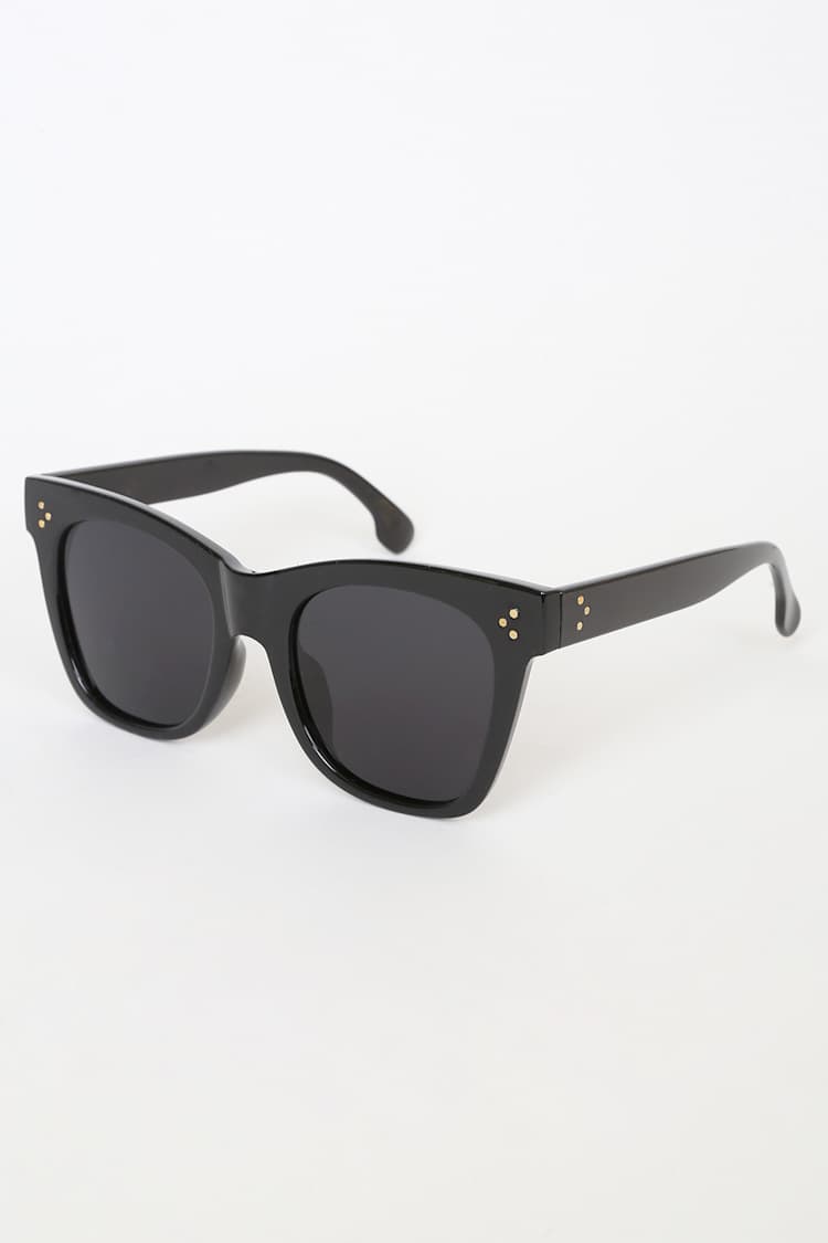 I-Sea Stevie - Classic Black Sunglasses - Oversized Sunnies 