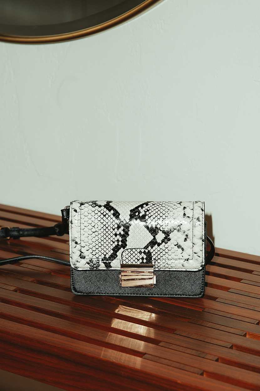Black And White Bag Snake Print Bag Mini Crossbody Purse Lulus