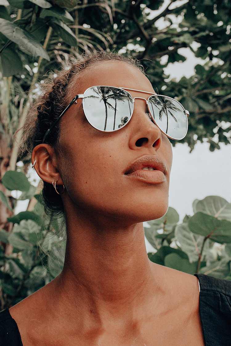 Cool Black Aviators - Black Sunglasses - Classic Silver  display picture 3