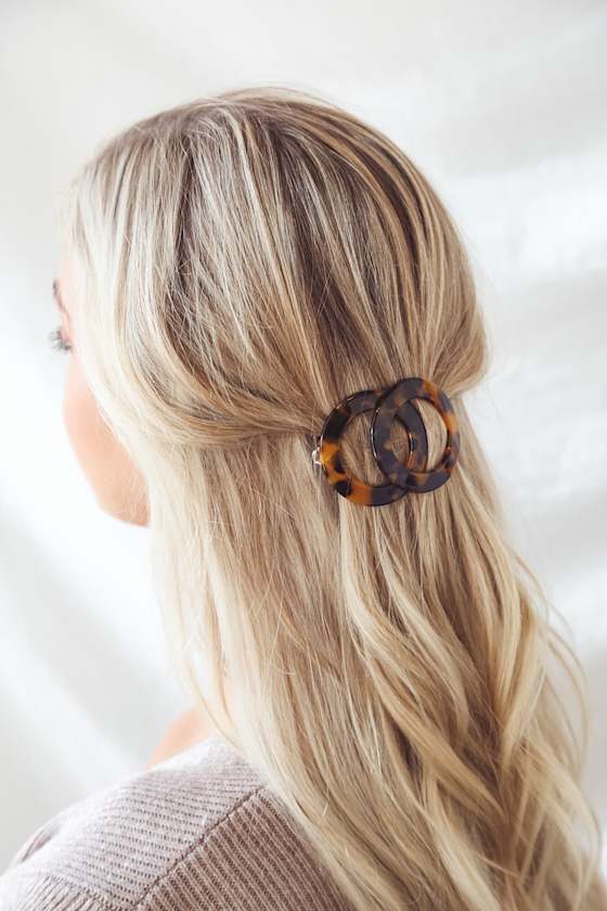 ☆Rest & Recreation☆ LOGO HAIR CLIP M BROWN Brown Tortoise Hair Clip - Double Circle Clip - Barette - Lulus