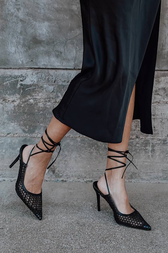 Lenox Black Woven Pointed-Toe Lace-Up Pumps 3