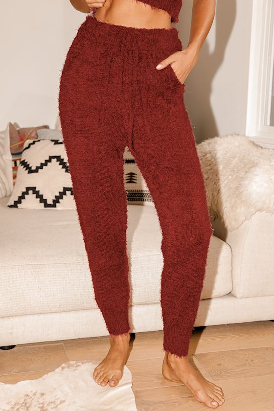burgundy joggers outfit womens