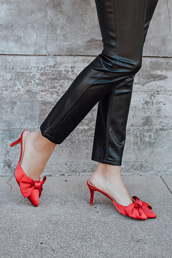 red pointed mules