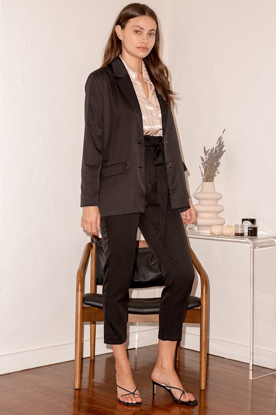 Dressed for Excellence Black Oversized Blazer 1