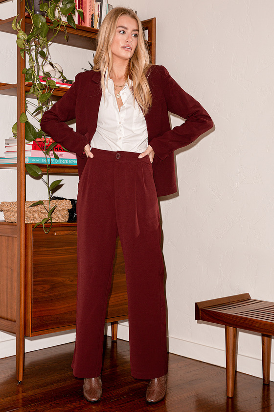 PLEATED PALAZZO PANTS IN WINE