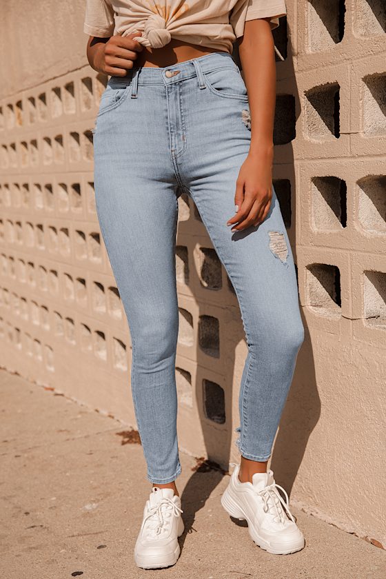 Gabriela Light Wash High Rise Distressed Skinny Jeans 6
