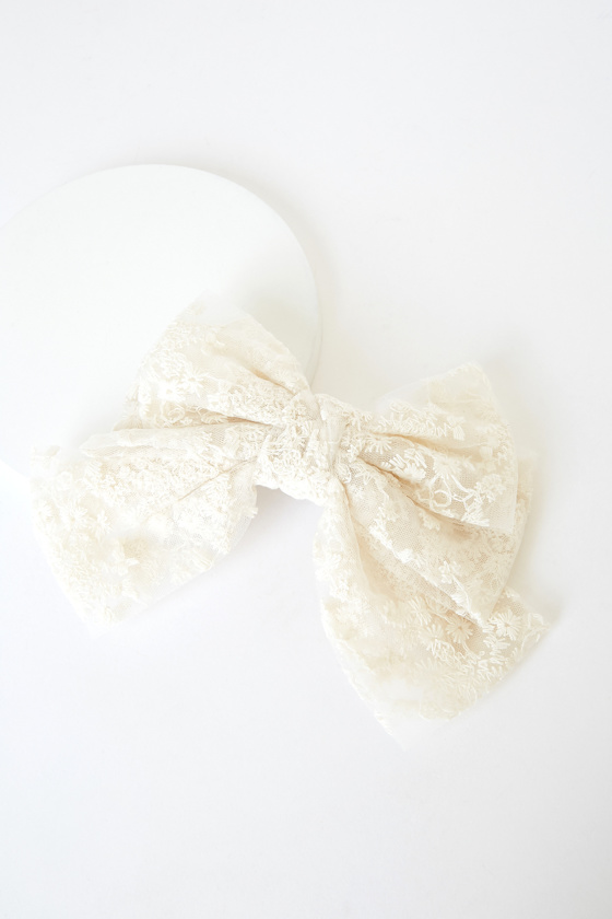 True Destiny White Lace Oversized Bow Hair Clip 1