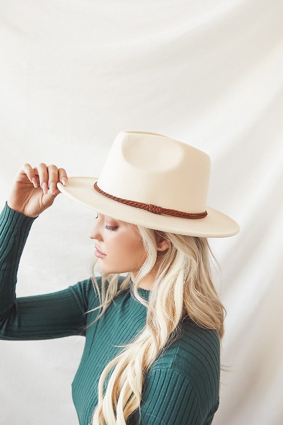 Beige felt hat shop