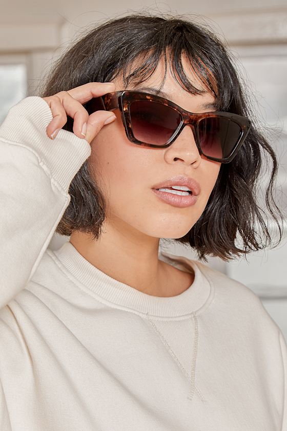 Eye for Style Brown Tortoise Cat-Eye Sunglasses 1