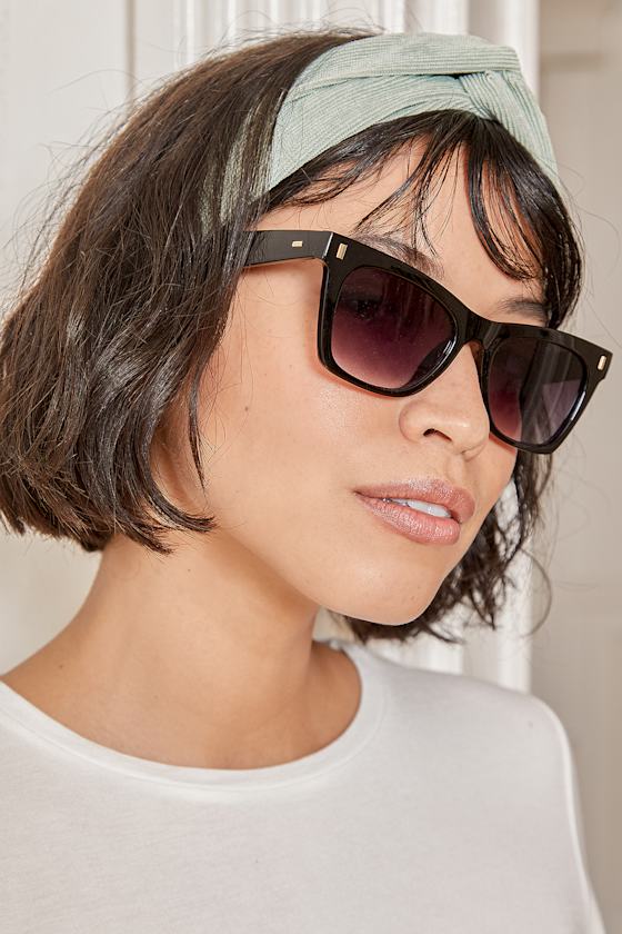 Relish Black Square Sunglasses 6