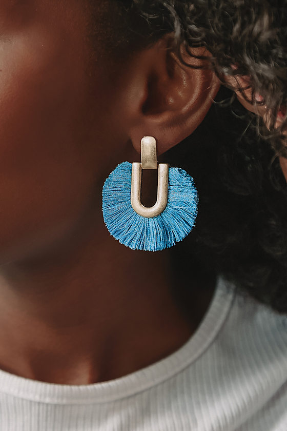 Queen of the Tassel Turquoise Fringe Earrings 1