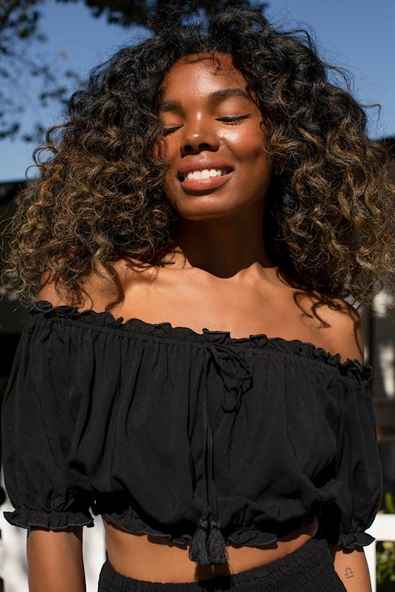 Summer Feeling Black Ruffled Off-the-Shoulder Crop Top 1