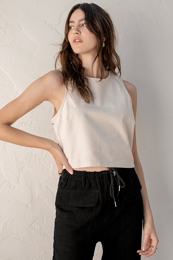 sleeveless shoulderless tops