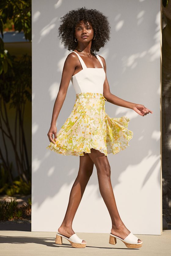 Bloom Service White Floral Print Tiered Mini Skirt 1