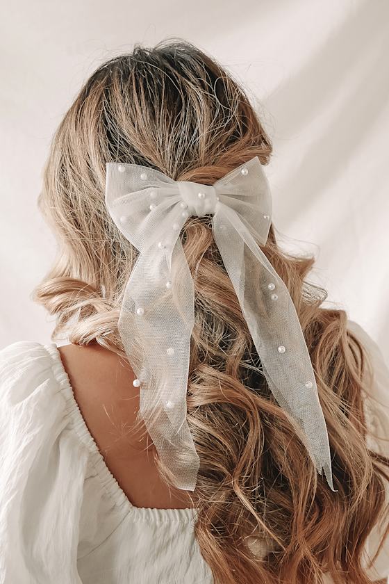 Mariella White Pearl Tulle Bow 2
