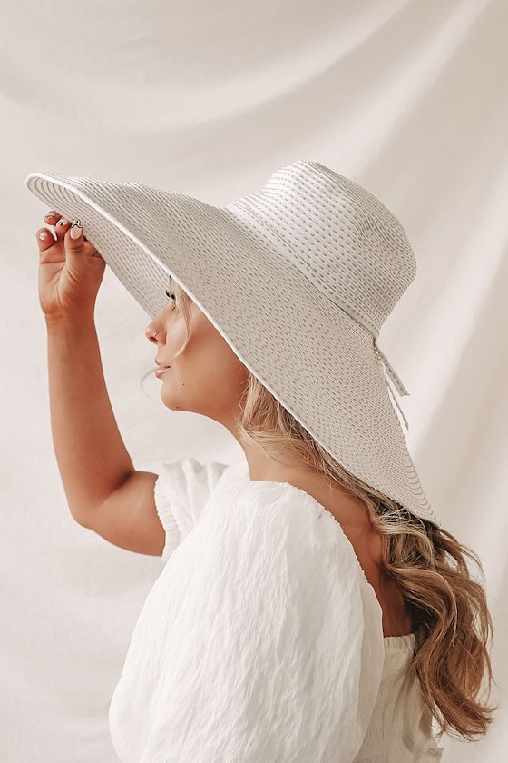 Weekend Under the Sun White Floppy Oversized Packable Sun Hat 1