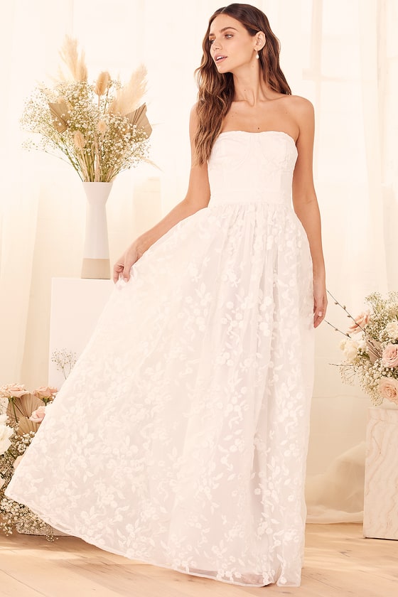 Strapless poofy best sale dress