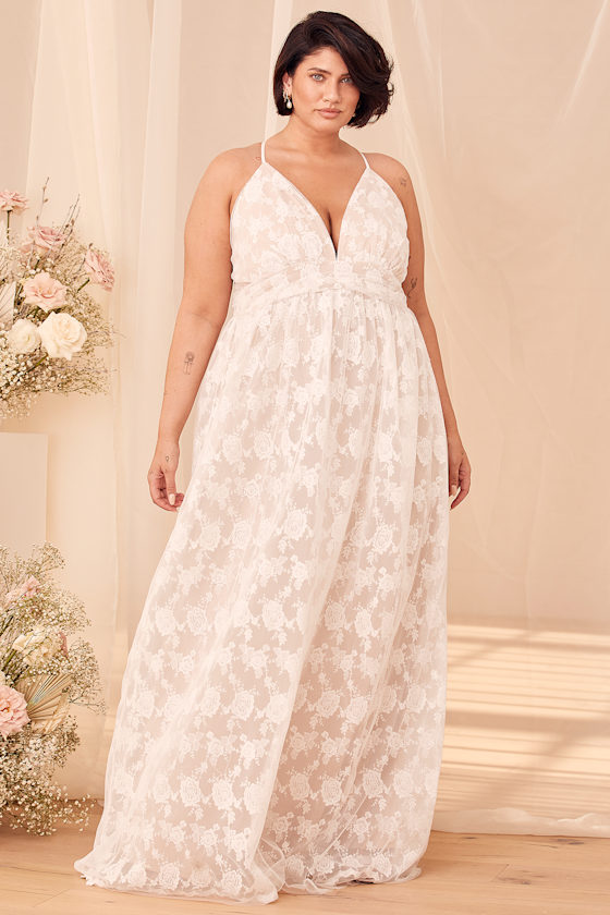 Ivywood White and Beige Embroidered Lace Backless Maxi Dress 7
