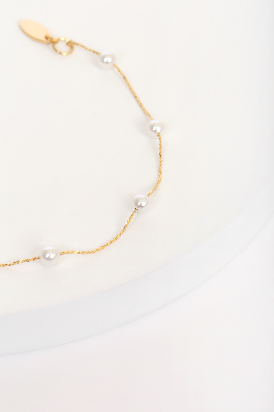 Lulus Keep It Stunning 14kt Gold And Pearl Bracelet In Gold