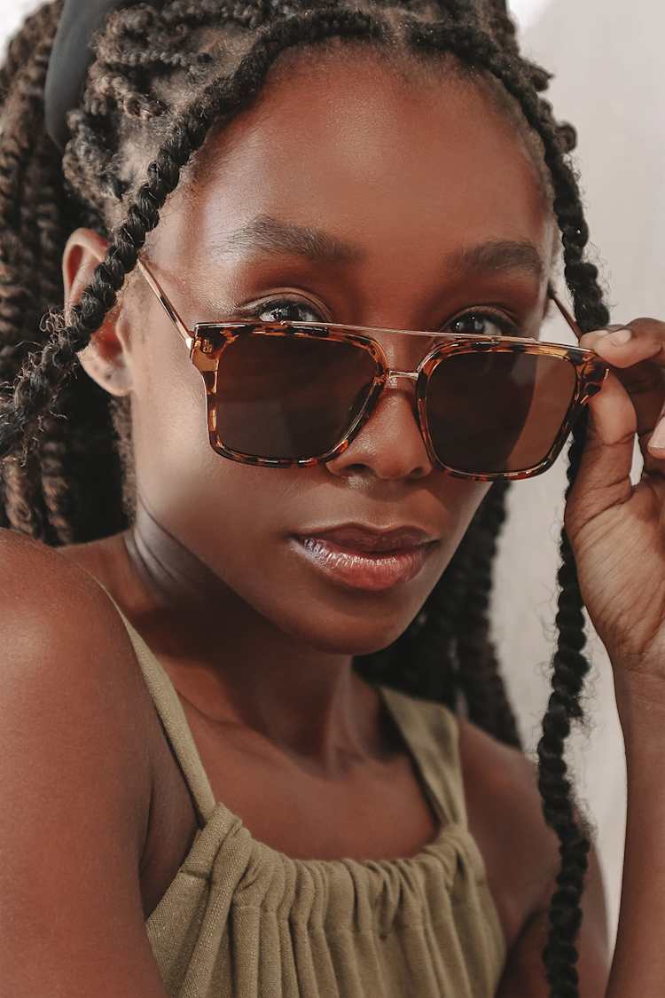 Brown Tortoise Sunnies - Tortoise Sunglasses - Square  display picture 1