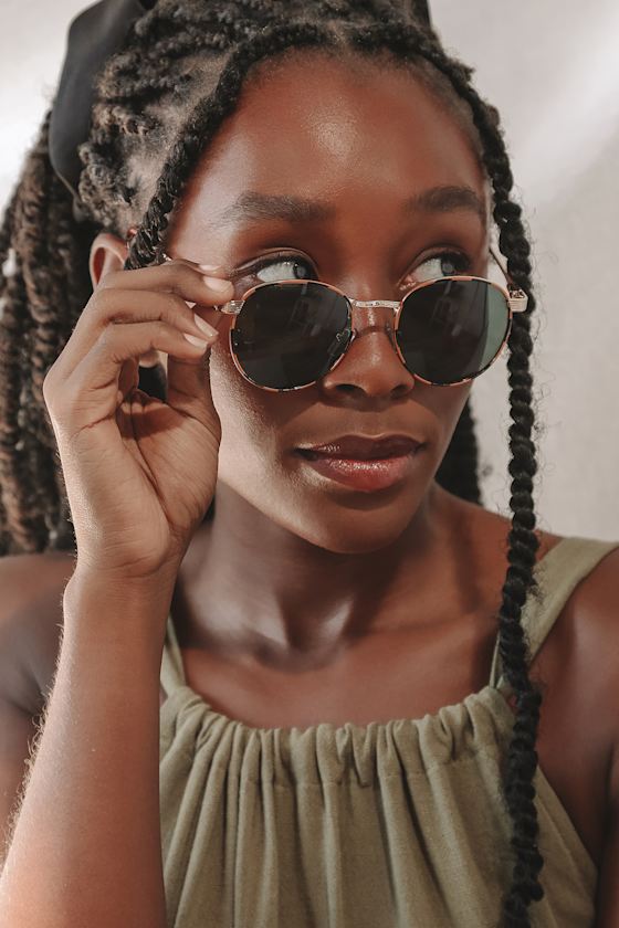 Ready to Cruise Gold and Tortoise Round Sunglasses 1