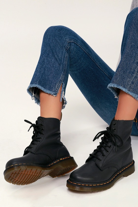 1460 Pascal Black Virginia Leather 8-Eye Boots