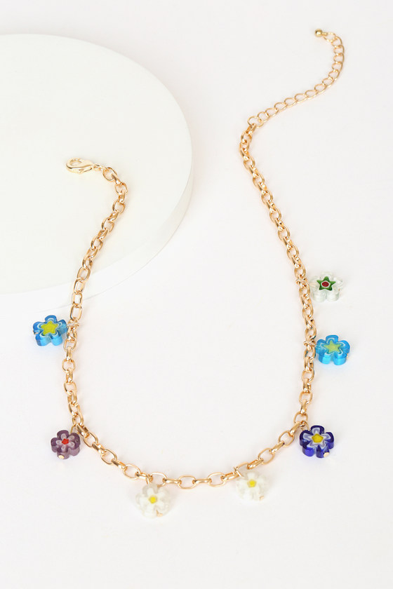 Daisy 14KT Gold Flower Charm Necklace 1