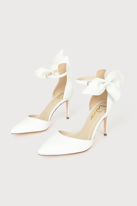 Lizaa White Bow Ankle Strap Pumps 3
