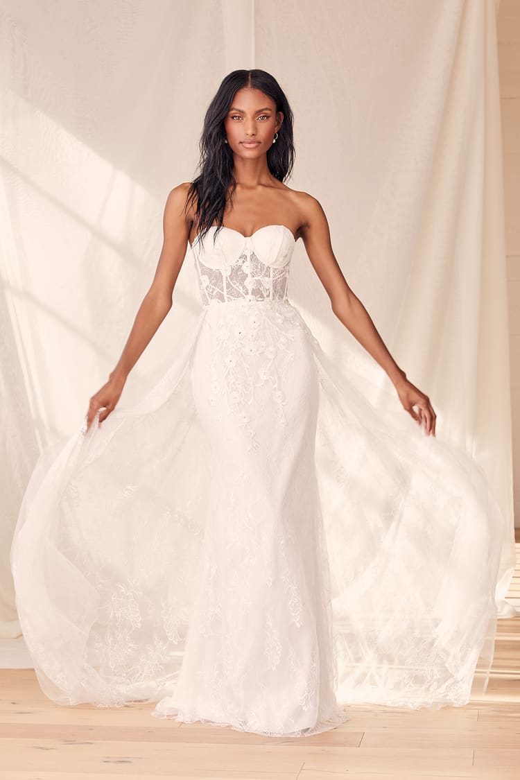 Elegant Strapless White Lace Dress
