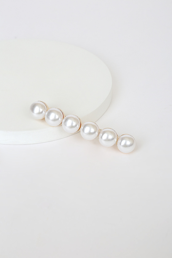 Coveted Design Gold Pearl Hair Clip 1