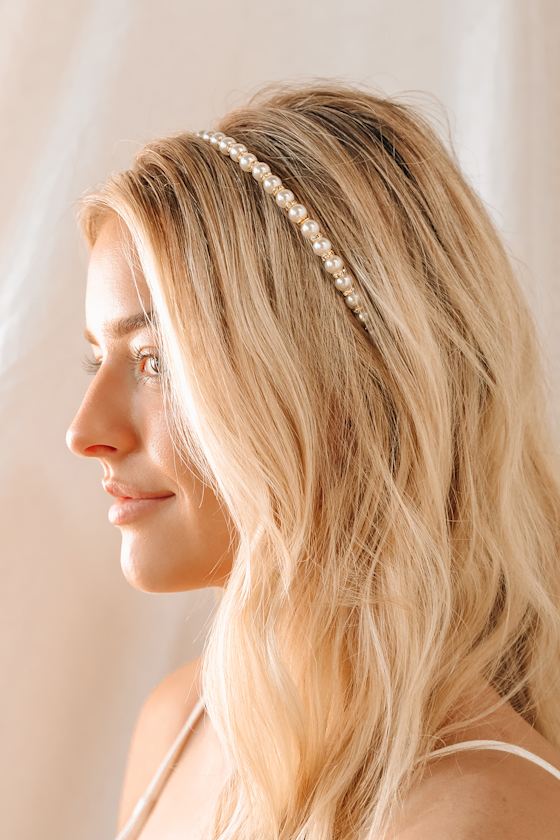 Going for Glamorous White Pearl and Rhinestone Headband 1